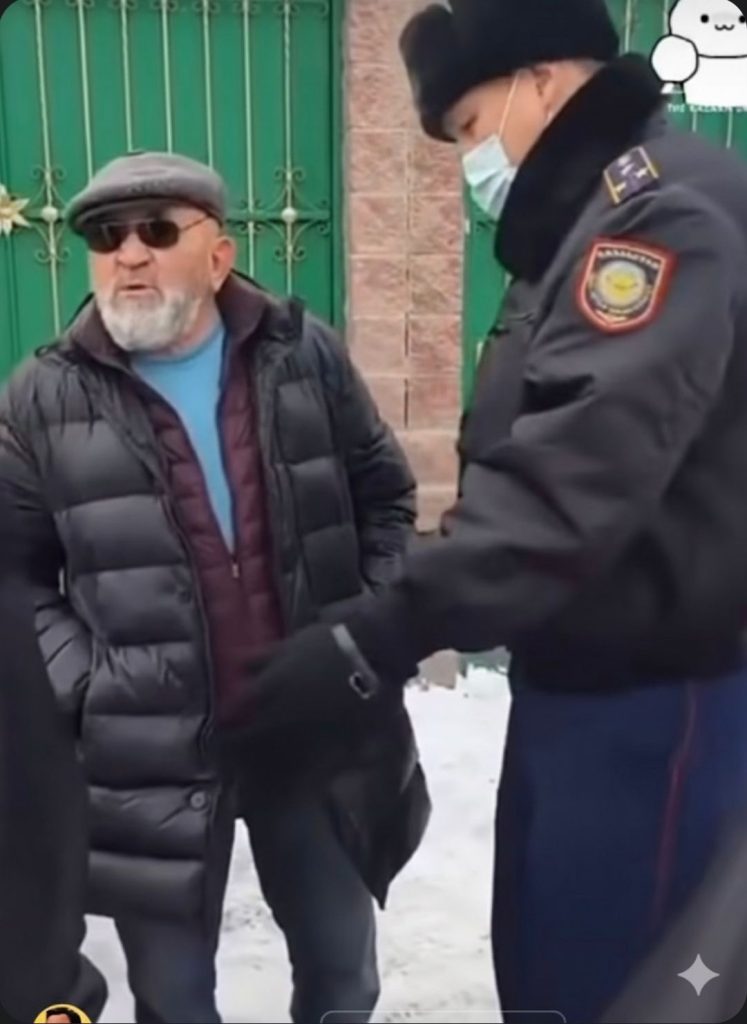 Қарт кісі газды баллонмен шабуыл жасады (Видео)